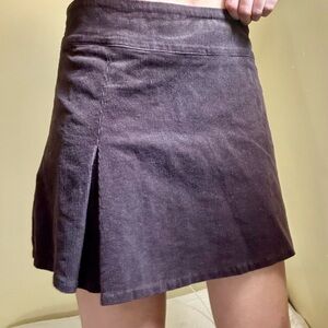 Brandy Melville Europe Exclusive Dark Brown Corduroy Skirt ☕️🤎